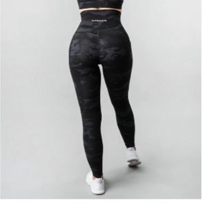 Alphalete surface pocket legging